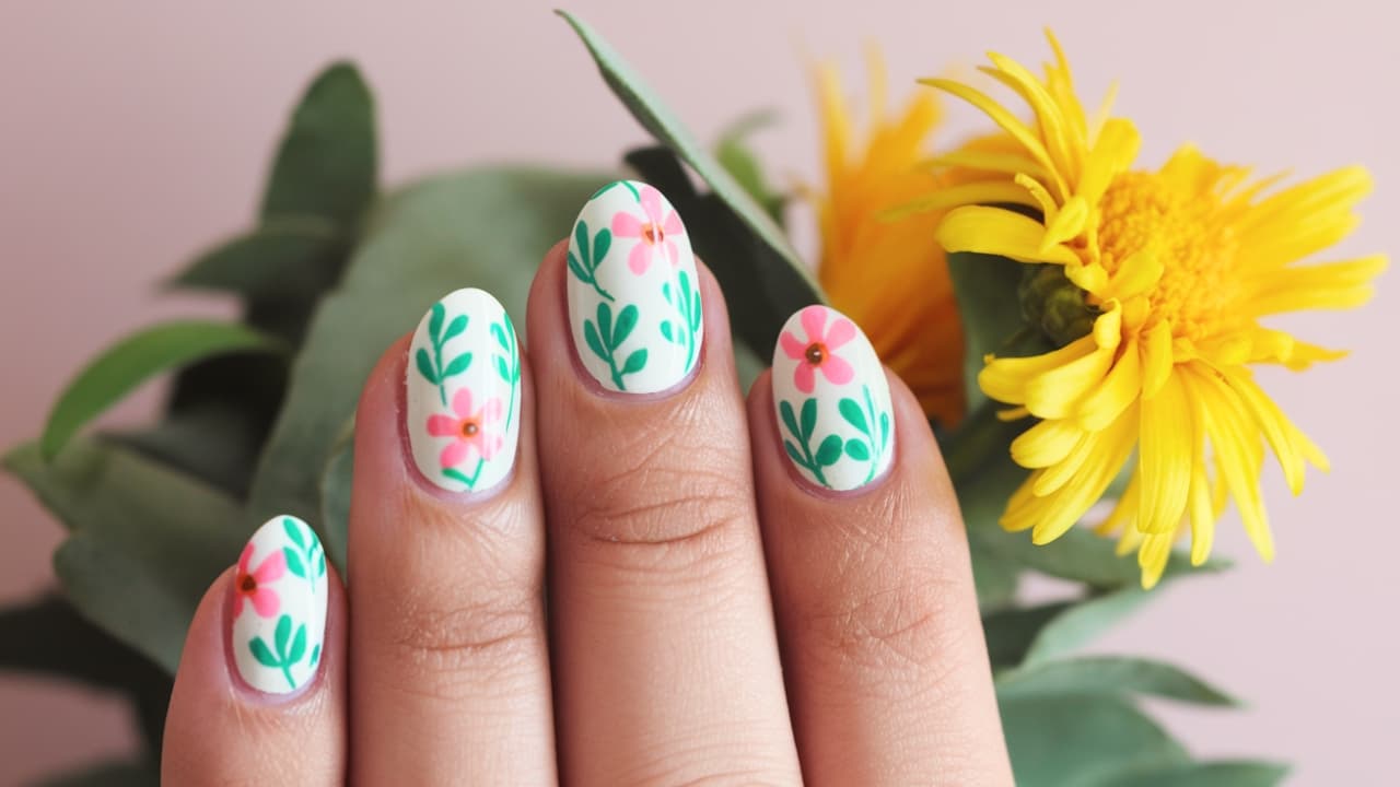 27 Colorful Spring Nails You&#8217;ll Want to Copy ASAP